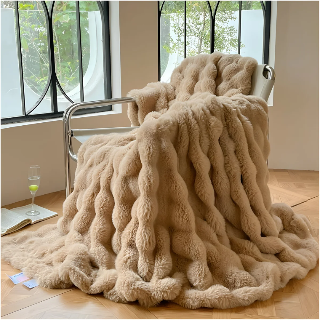 Soft Fleece Blanket by Mila for Improved Sleep
